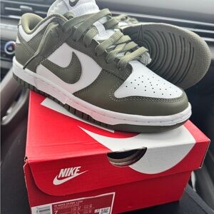 f Nike Dunk Low "Medium Olive"